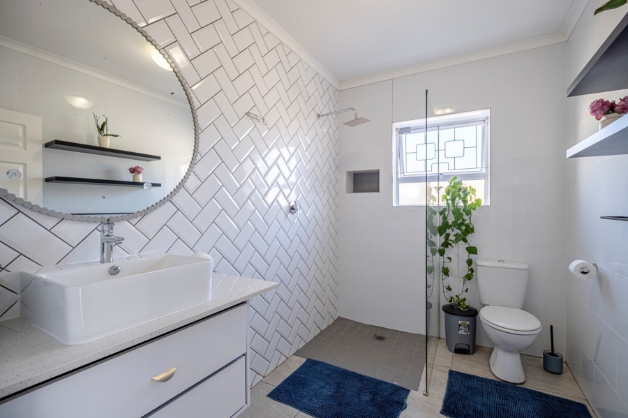 4 Bedroom Property for Sale in Lovemore Park Eastern Cape